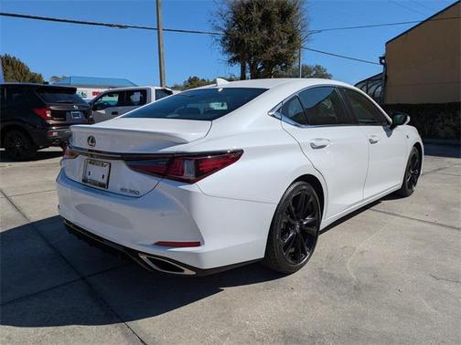 2024 Lexus ES 350 F SPORT Handling