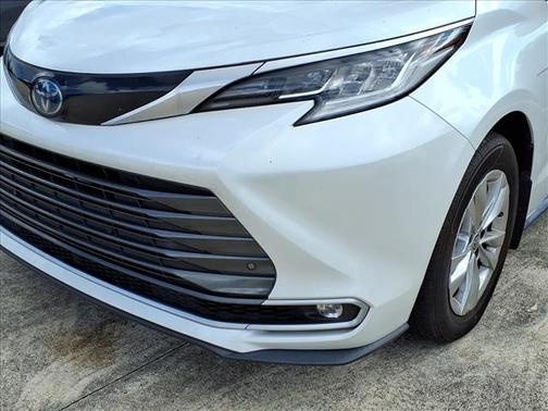 2022 Toyota Sienna Limited