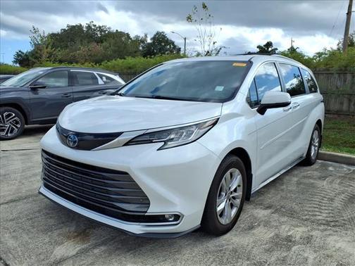 2022 Toyota Sienna Limited