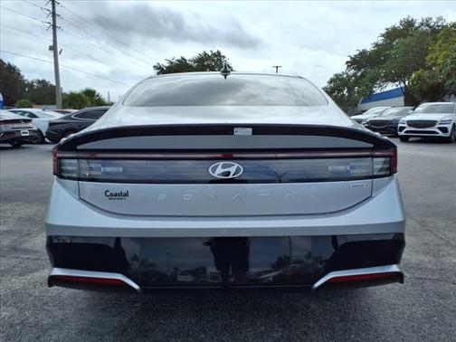 2025 Hyundai SONATA Hybrid SEL
