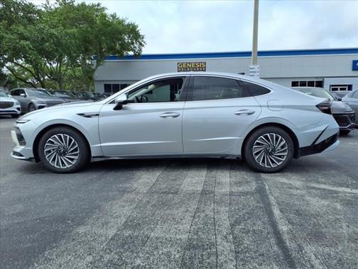 2025 Hyundai SONATA Hybrid SEL