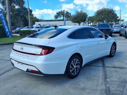 2022 Hyundai SONATA Hybrid Blue