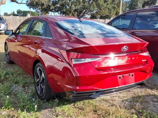 2022 Hyundai ELANTRA Limited