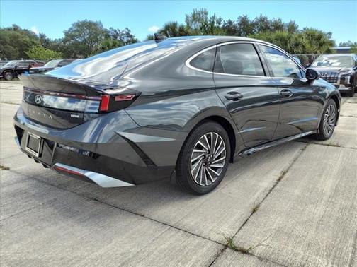 2024 Hyundai SONATA Hybrid Limited