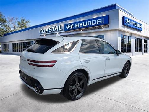 Alta White 2025 Genesis GV70 2.5T