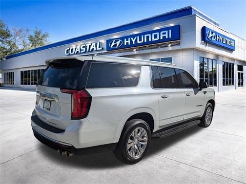 White Frost Tri-Coat 2023 GMC Yukon XL Denali