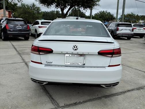 2022 Volkswagen Passat 2.0T R-Line