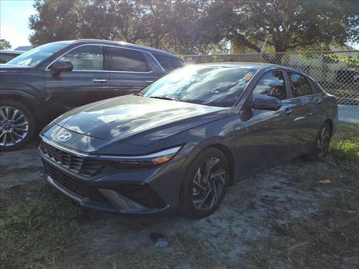 2024 Hyundai ELANTRA Limited