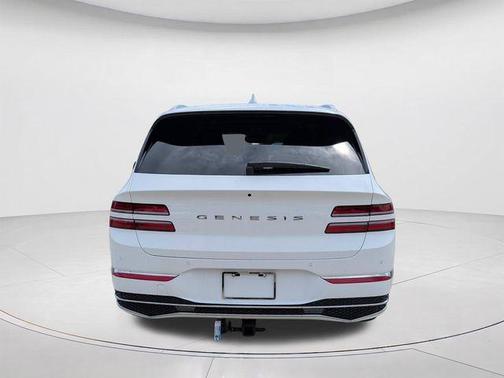 Alta White 2027 Genesis GV80 2.5T