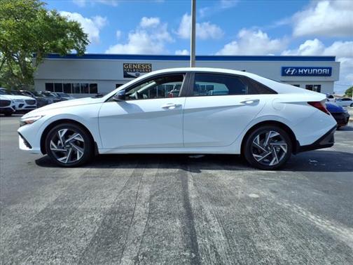 2025 Hyundai ELANTRA HEV