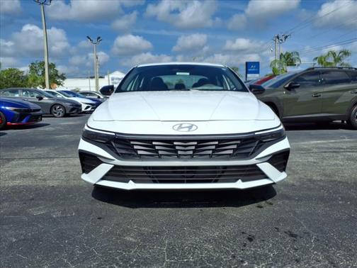 2025 Hyundai ELANTRA HEV