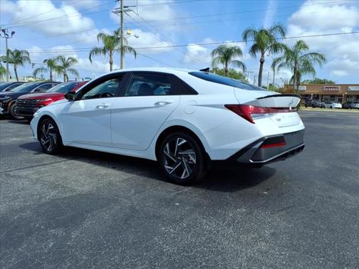2025 Hyundai ELANTRA HEV