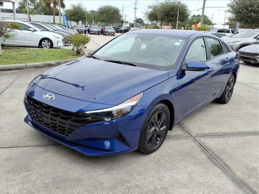 2022 Hyundai ELANTRA SEL