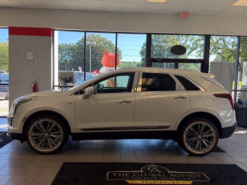 Crystal White Tricoat 2022 Cadillac XT5 Premium Luxury
