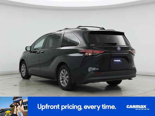 2021 Toyota Sienna XLE
