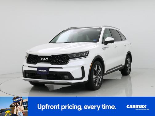 White 2023 Kia Sorento Plug-In Hybrid SX Prestige