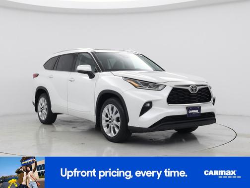 White 2023 Toyota Highlander Limited