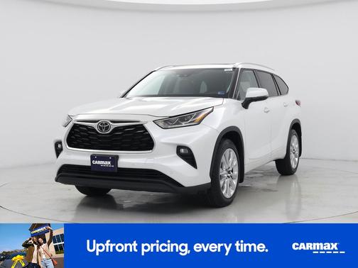 White 2023 Toyota Highlander Limited