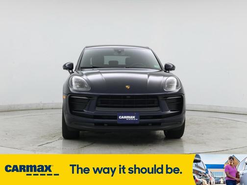 2022 Porsche Macan Base (PDK)