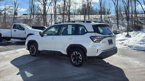 2025 Subaru Forester Base