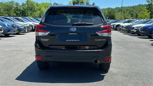 Crystal Black Silica 2023 Subaru Forester Premium