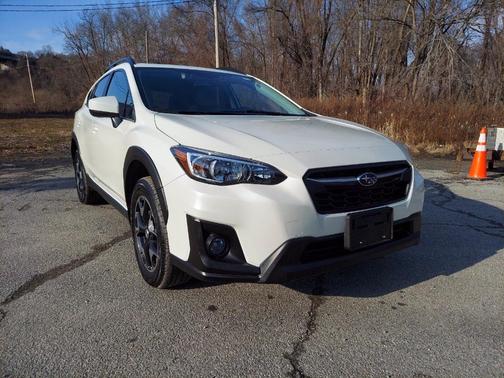 Photo 2 of 31 of 2018 Subaru Crosstrek 2.0i Premium