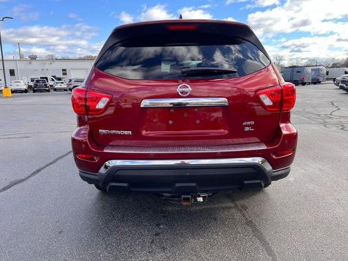 2019 Nissan Pathfinder SL