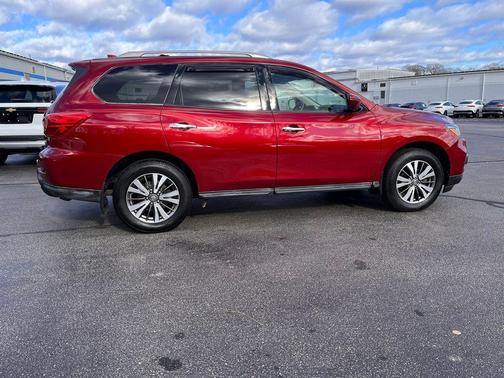 2019 Nissan Pathfinder SL
