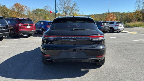 2021 Porsche Macan Base