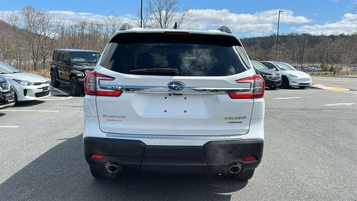 Crystal White Pearl 2023 Subaru Ascent Limited 7-Passenger