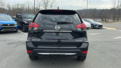 2018 Nissan Rogue SV
