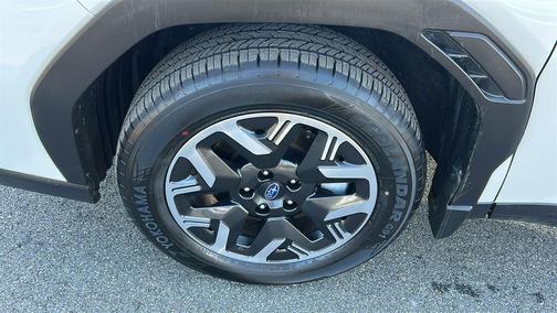 2025 Subaru Forester Base