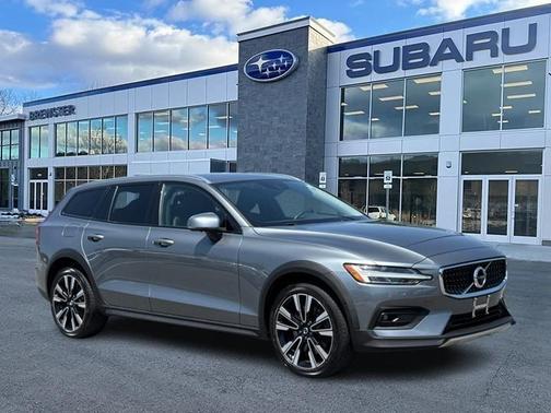 Osmium Grey Metallic 2021 Volvo V60 Cross Country T5