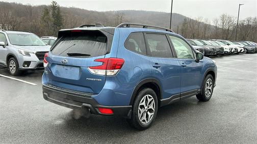 Horizon Blue Pearl 2024 Subaru Forester Premium