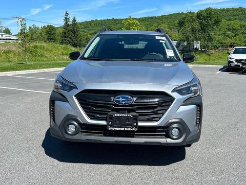 Ice Silver Metallic 2025 Subaru Outback Onyx Edition