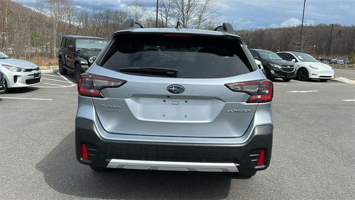 Ice Silver Metallic 2022 Subaru Outback Limited