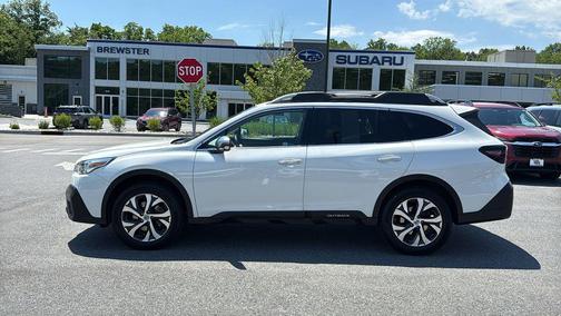 Crystal White Pearl 2021 Subaru Outback Touring XT