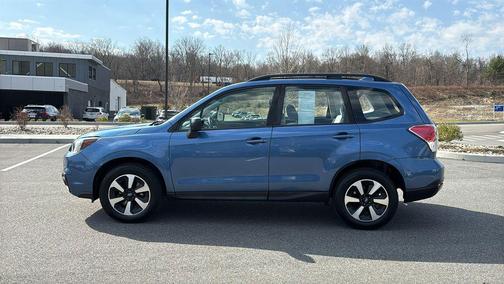 Quartz Blue Pearl 2017 Subaru Forester 2.5i