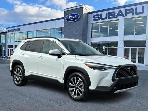 2024 Toyota Corolla Cross XLE