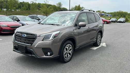 Brilliant Bronze Metallic 2023 Subaru Forester Premium