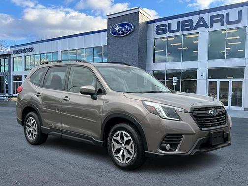 Brilliant Bronze Metallic 2023 Subaru Forester Premium