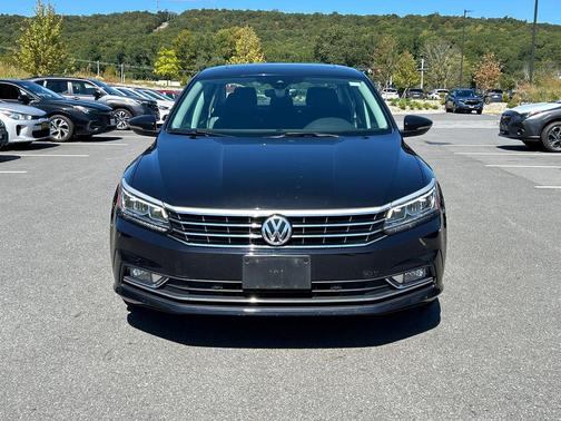 2017 Volkswagen Passat 1.8T SEL Premium
