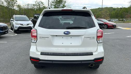 Crystal White Pearl 2017 Subaru Forester 2.5i Limited