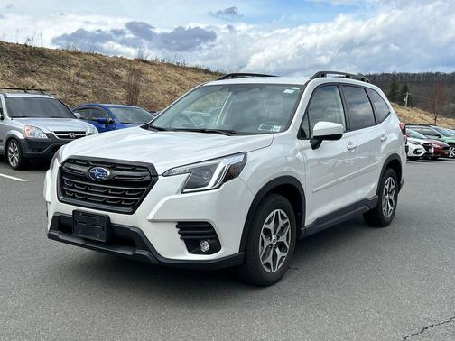 Crystal White Pearl 2024 Subaru Forester Premium