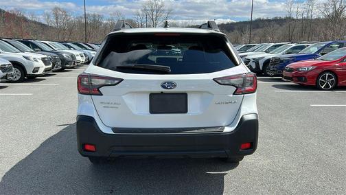 Crystal White Pearl 2024 Subaru Outback Premium