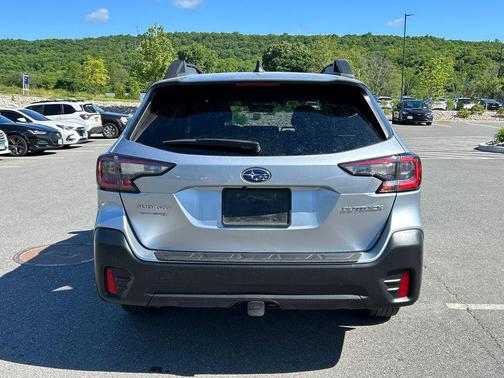 Ice Silver Metallic 2022 Subaru Outback Premium