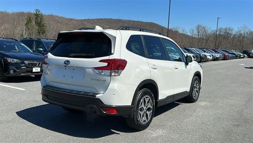 Crystal White Pearl 2023 Subaru Forester Premium