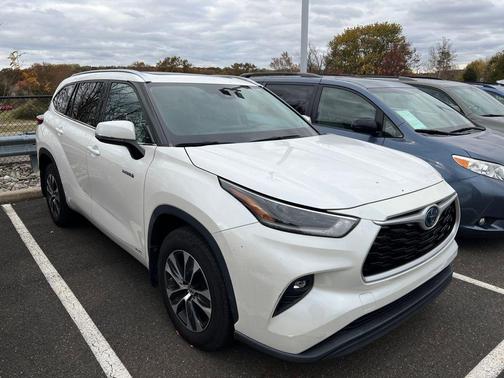 2021 Toyota Highlander Hybrid XLE