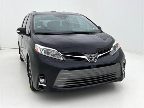 2018 Toyota Sienna Limited Premium