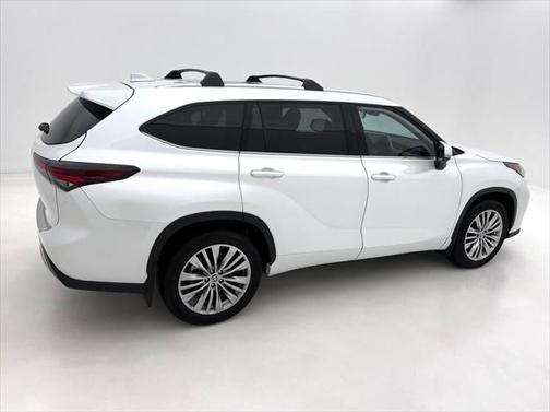 2024 Toyota Highlander Platinum